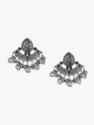 Oxidised black stone-studded pearl-tessel drop earrings 5