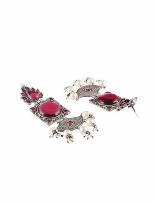 Oxidised red stone-studded pearl-tessels earrings 4