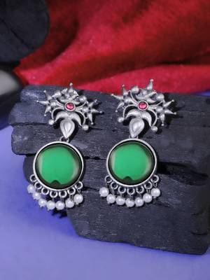 Oxidised green stone-studded pearl-tessels earrings 1
