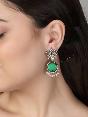 Oxidised green stone-studded pearl-tessels earrings 3