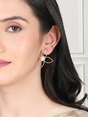Gold-plated leaf design handcrafted earrings 3