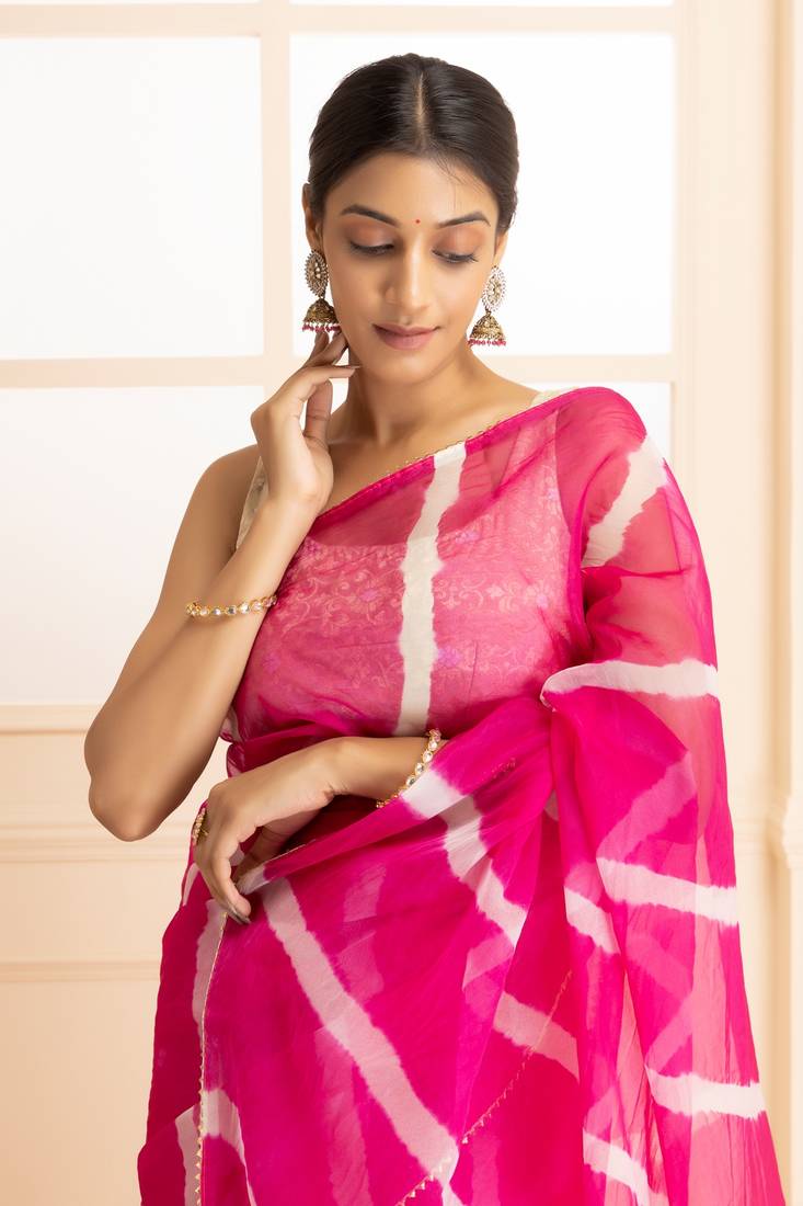 Geroo Jaipur Women Magenta & White Gotta Patti Organza Leheriya Saree