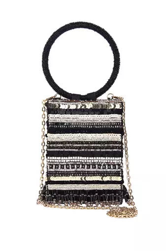 Black ring shone clutch