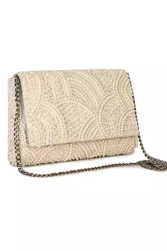 White tessellation white pearl clutch