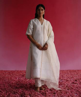 Off white mogra kurta set 1