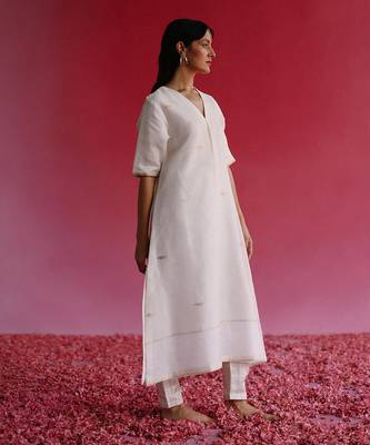 Off white mogra kurta set 2