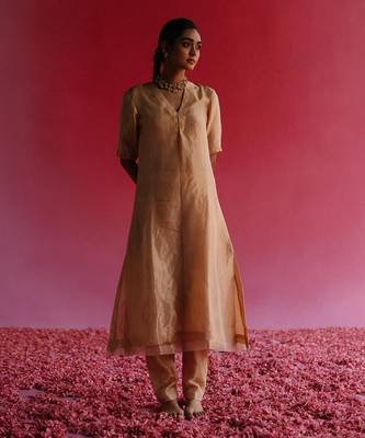 Gold sudha kurta set 1