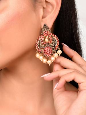 Mesmerizing red kemp stone pearls drop chandbalis traditional antique gold look drop earrings for women and girls 2