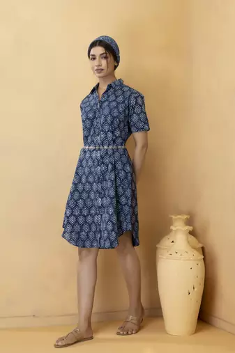   Women Blue Ethnic Motifs Printed Cold Shoulder Sleeves Thread Work Indigo Handloom Kurta