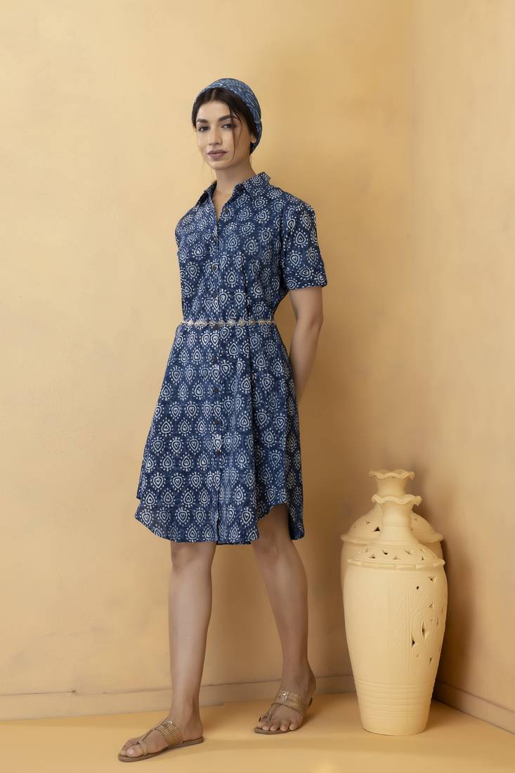 Geroo Jaipur Women Blue Ethnic Motifs Printed Cold-Shoulder Sleeves Thread Work Indigo Handloom Kurta