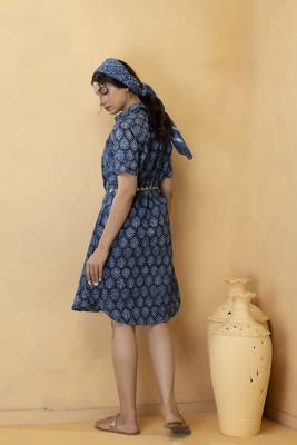   Women Blue Ethnic Motifs Printed Cold Shoulder Sleeves Thread Work Indigo Handloom Kurta 3