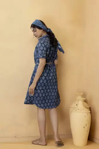   Women Blue Ethnic Motifs Printed Cold Shoulder Sleeves Thread Work Indigo Handloom Kurta