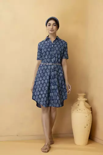   Women Blue Ethnic Motifs Printed Cold Shoulder Sleeves Thread Work Indigo Handloom Kurta