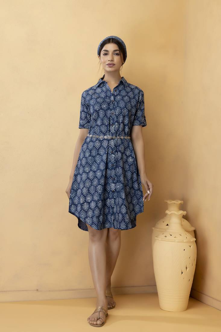 Geroo Jaipur Women Blue Ethnic Motifs Printed Cold-Shoulder Sleeves Thread Work Indigo Handloom Kurta