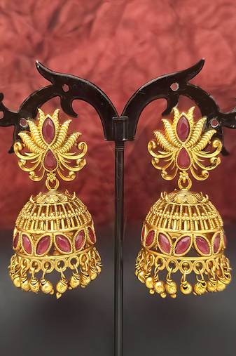 Maroon matte gold earring