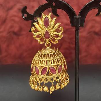 Maroon matte gold earring 2