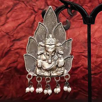 Oxidised long earring 2