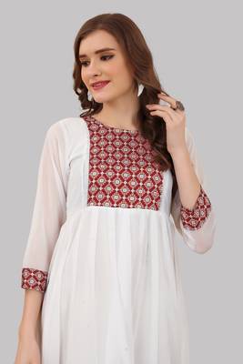 White kurti, emboridered ,anarkal,round neck,floral print kurti 5