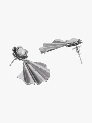 Women silver-plated oxidized leaf shape classic earrings 4