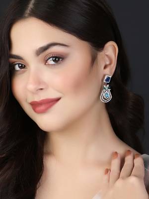 Women rhodium-plated diamond multi stone-studded earring 3