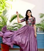 Classic onion-pinkchinonn padding gown with position print work on top