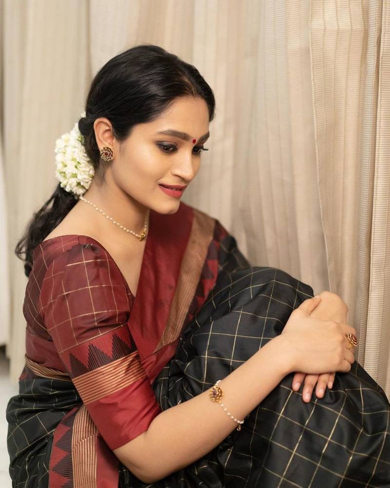 BLACK BANARASI SILK PRETTY SAREE