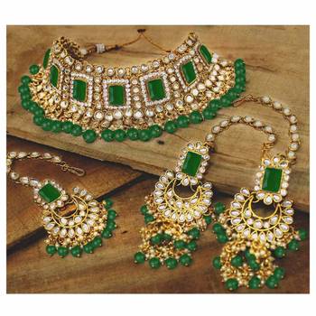 Traditional handcrafted faux kundan & pearl studded bridal necklace set with earrings & maang tikka 2
