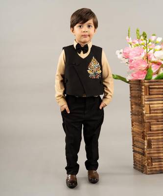 Black embroidery boota waist coat set 1