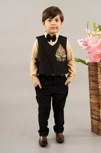 Black embroidery boota waist coat set
