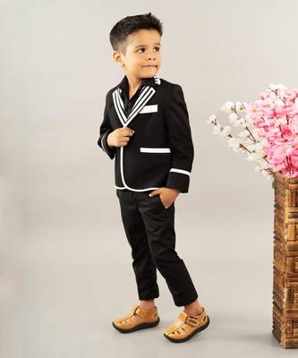 Black with stylish stripe tuxedo set 2
