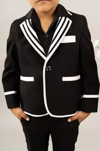 Black with stylish stripe tuxedo set