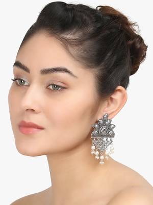 Women silver-plated contemporary drop earrings 3