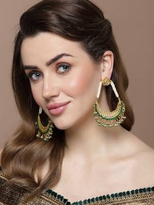 Green & gold drop earring with kundan & pearls 1