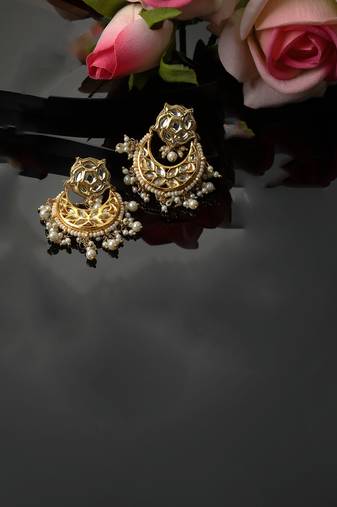 Gold & white drop earring with kundan & pearls