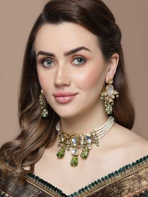 Green & gold drop earring with kundan & pearls 1