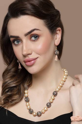 Peach & black adjustable bracelet with kundan & american diamond