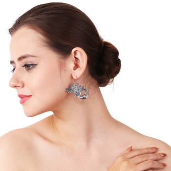 Women  silver oxidised dancing peacock drop earring 1