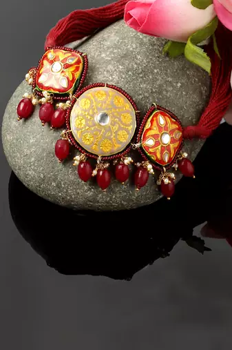Red & grey chokar necklace with kundan & pearls