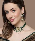 Green & gold chokar necklace with kundan & pearls