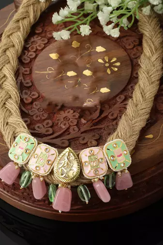 Green & pink haar necklace with kundan & pearls