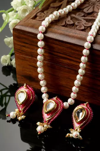 Pink & gold necklace with earring jewellery set with kundan & pearls