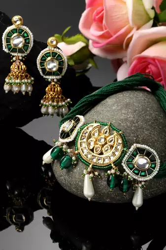 Green & gold necklace with earring jewellery set with kundan & pearls