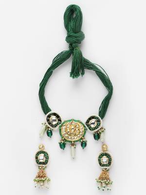 Green & gold necklace with earring jewellery set with kundan & pearls 3