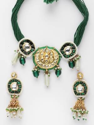 Green & gold necklace with earring jewellery set with kundan & pearls 4
