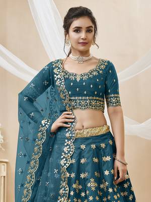 Dazzling Blue Embroidered Work Art Silk Bridesmaid Lehenga Choli 2