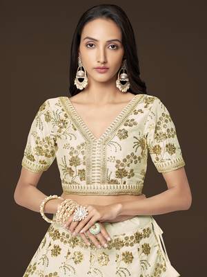 white sequins slub silk wedding lehenga set choli with dupatta with dupatta 7