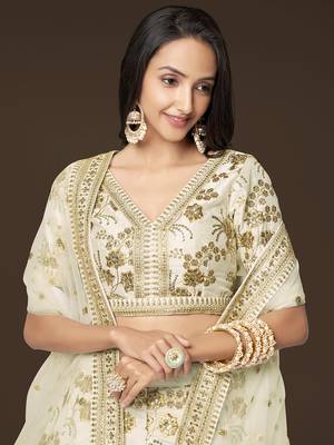 white sequins slub silk wedding lehenga set choli with dupatta with dupatta 8