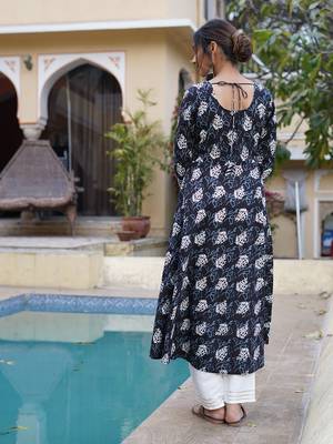 Jaitpuriya women black printed anarkali kurta 3