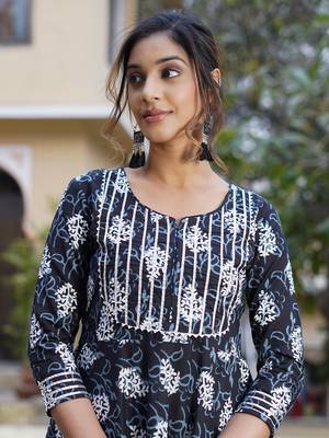 Jaitpuriya women black printed anarkali kurta 4