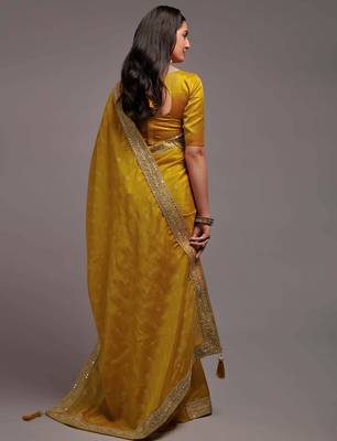 Bandhani Print Chinon Fabric Saree with Embroidery Sequins Lace Border work With Waist Belt 4